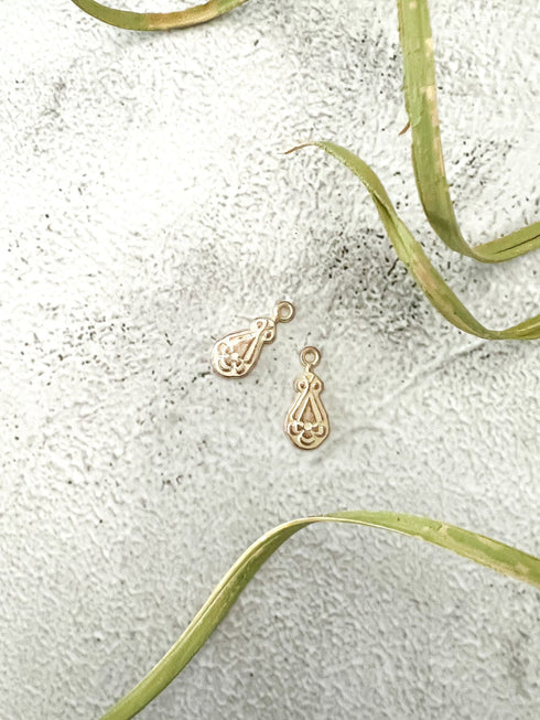 Cream and Gold Metal Zipper Pull 1 Pair NTN00087