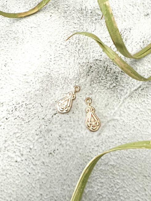 Cream and Gold Metal Zipper Pull 1 Pair NTN00087