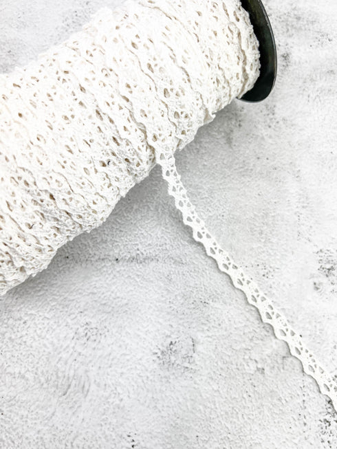 Off White Narrow Cotton Crochet Lace Trim: Scalloped Edge, 10 Yards