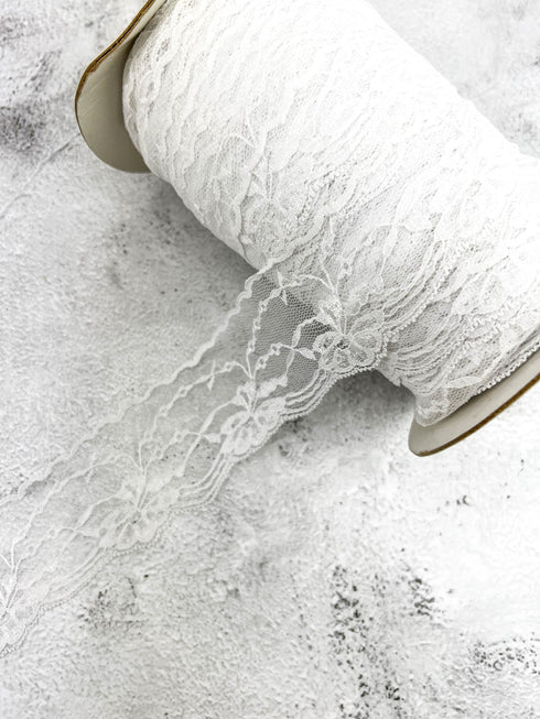 Off White Floral Lace Trim: Scalloped Edge, 5 Yards