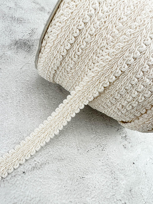 Off White Fancy Braided Gimp Trim: 3/4 inch, 5 Yards