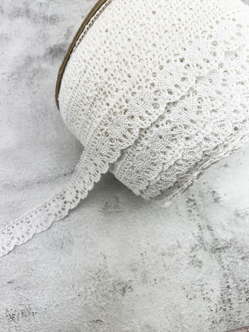 Off White Cotton Crochet Lace Trim: Scalloped Edge, 5 Yards