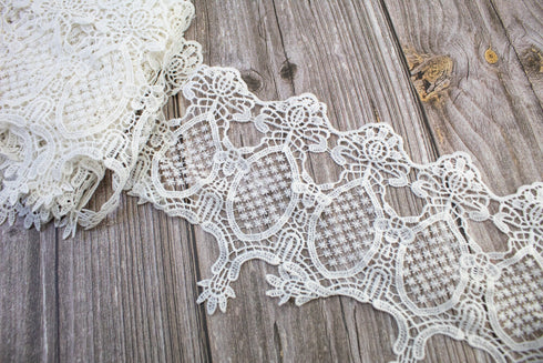 White Wide Floral Lace Trim Remnant 7.5 inches width x 5 yards