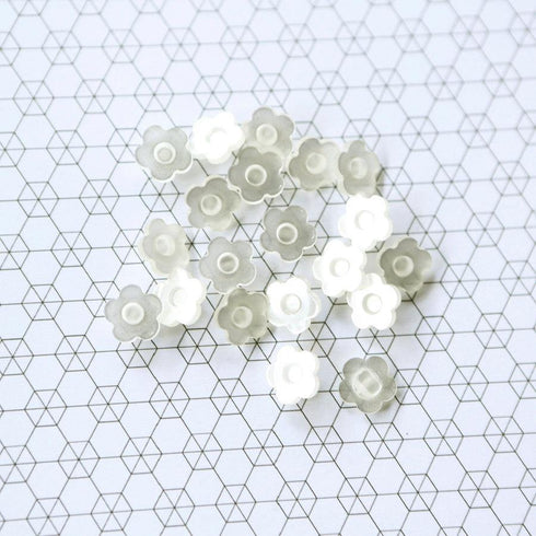 12mm Plastic Buttons Pearl Flower Design 30 Pieces