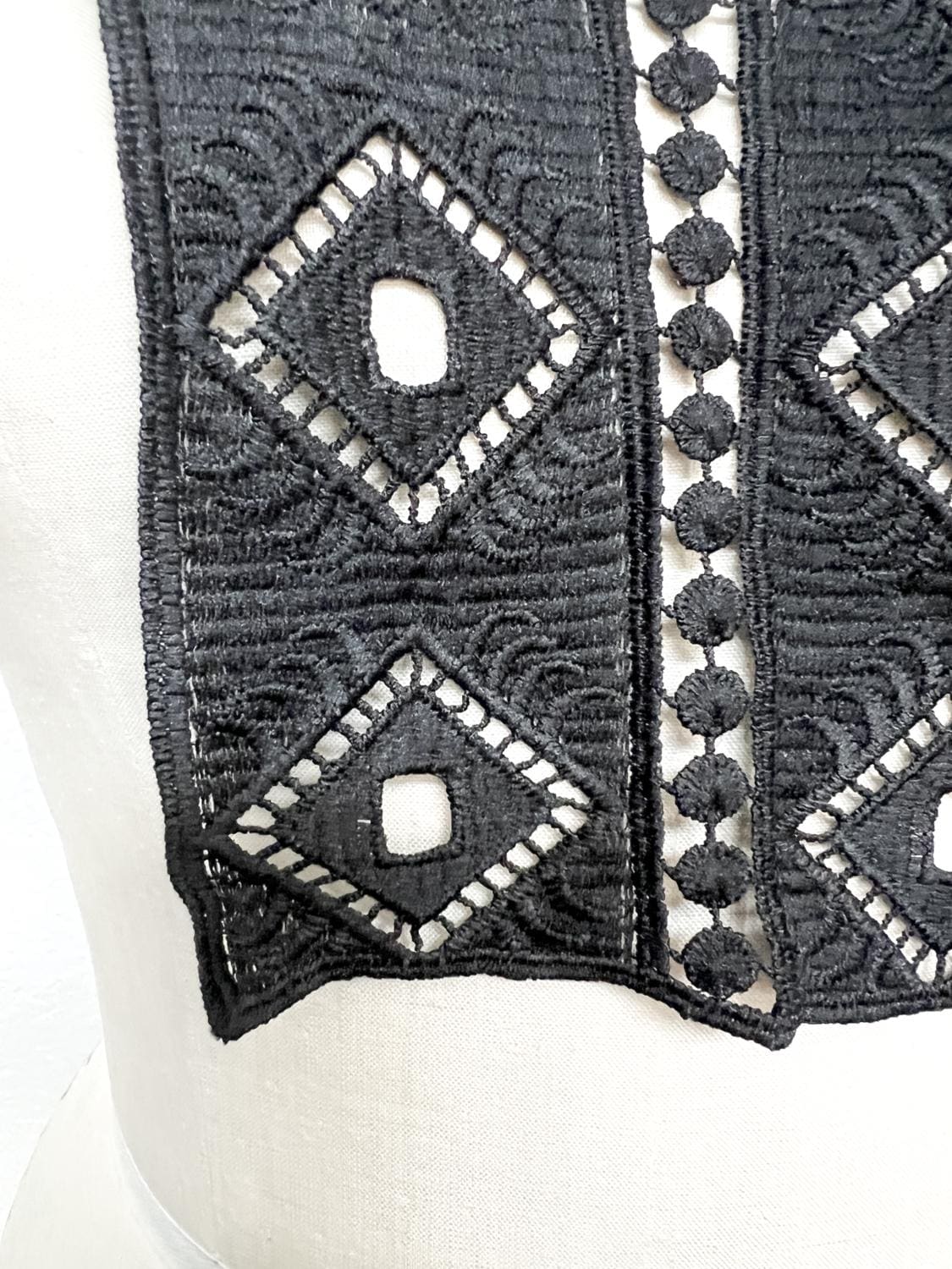 Black Geometric Lace Applique: Sewing Dress Fashion Embellishment
