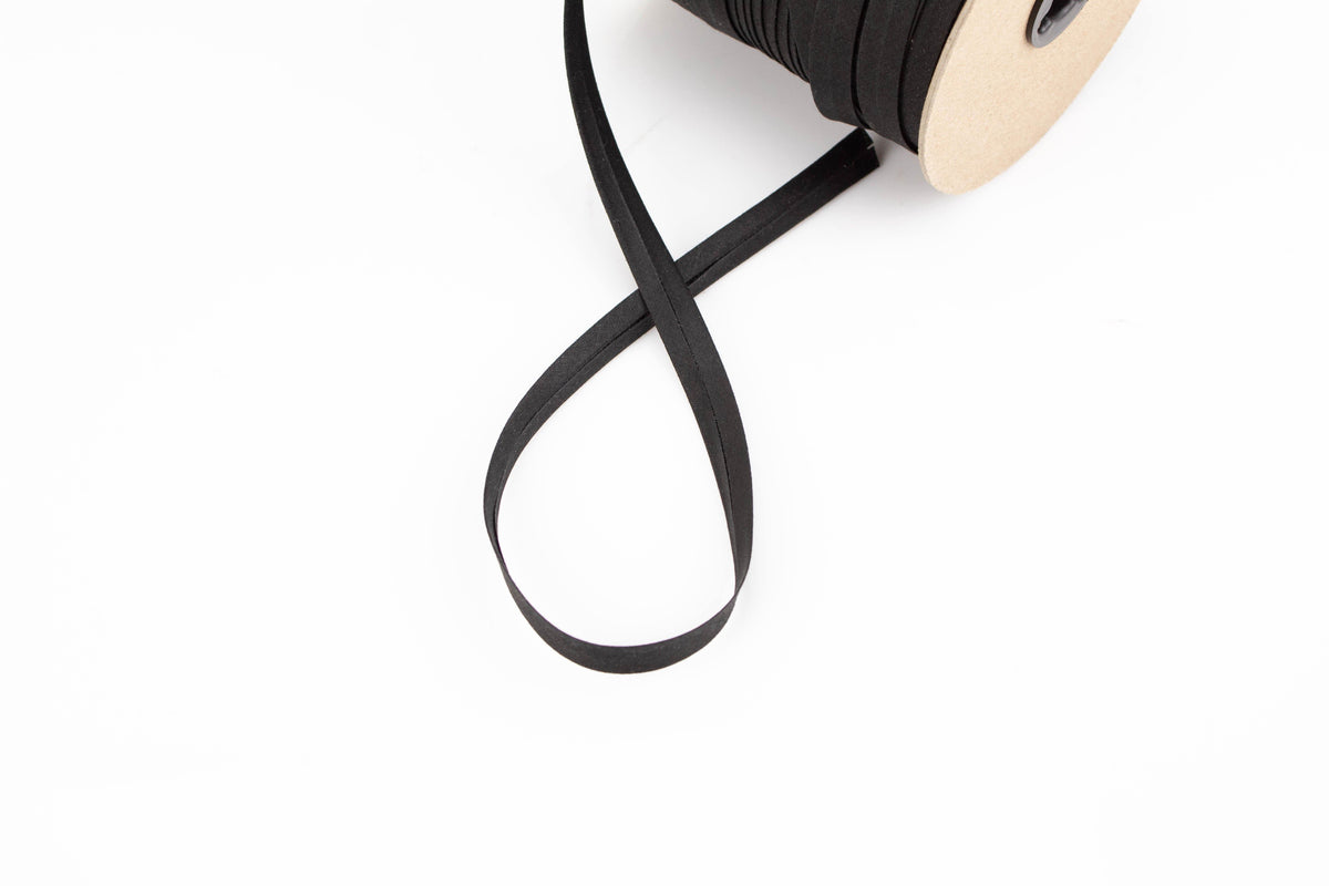 Black Centerfold Woven Bias Tape 1/2 inch width x 5 yards - Felinus Fabrics