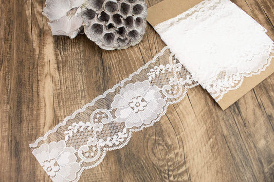 White Floral Lace Trim Remnant 3.5 yards - Felinus Fabrics