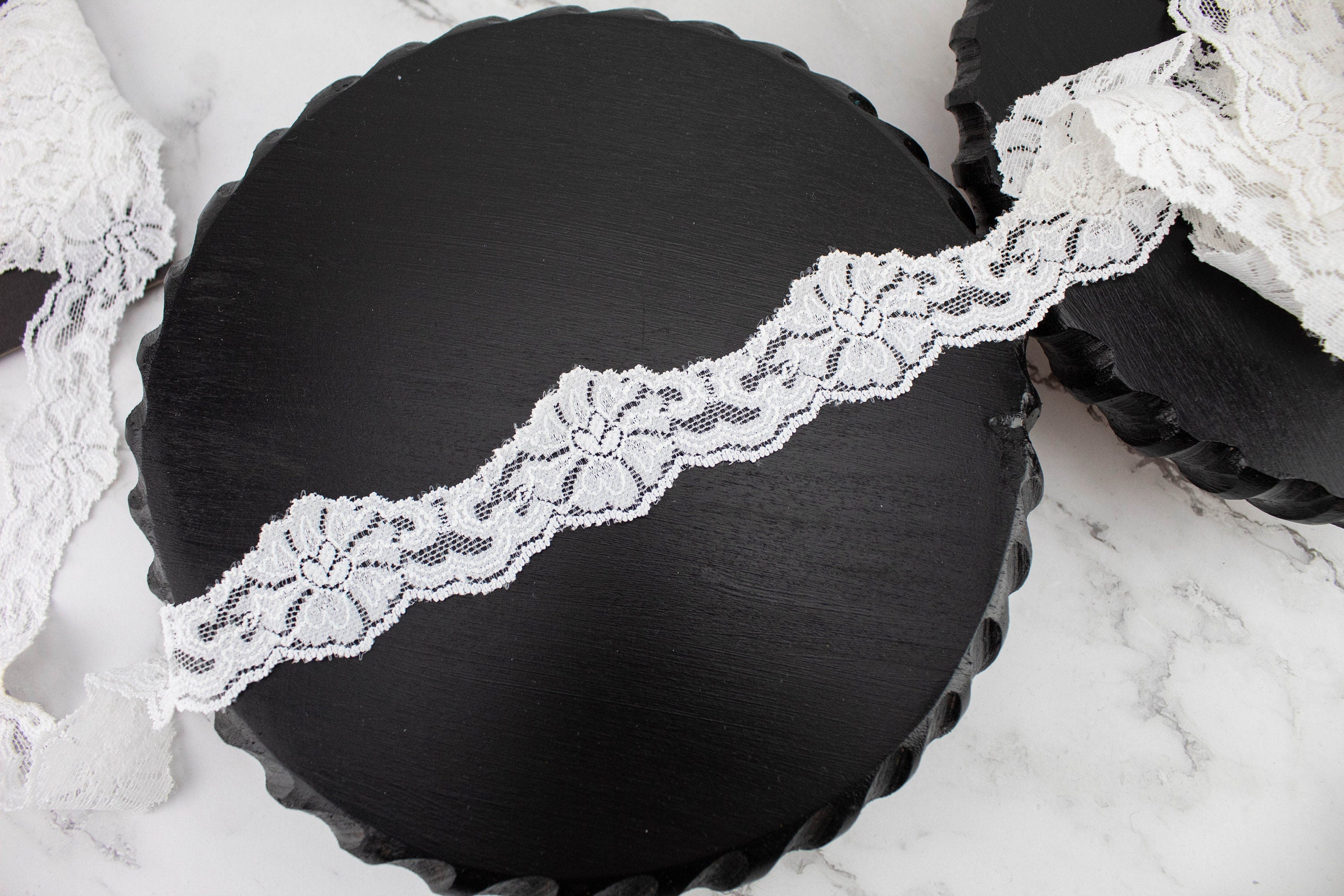 Stretch lace Trims - 6 inches - White – Fabricville