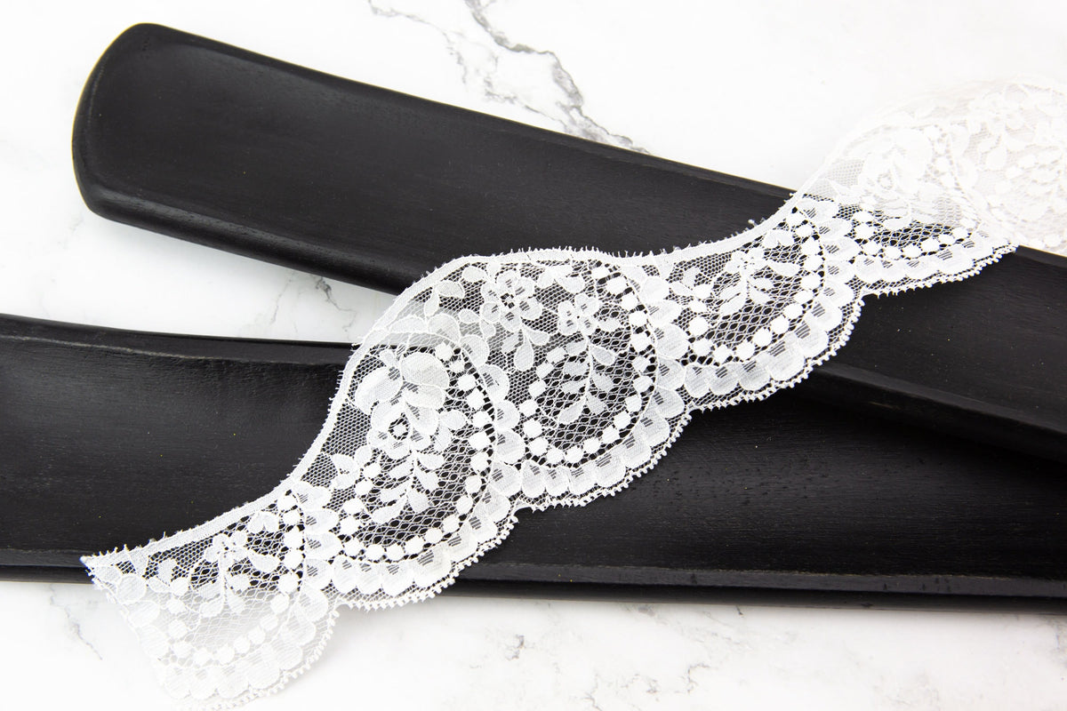 White Floral Lace Trim Remnant 3.25 inches width x 8.75 yards