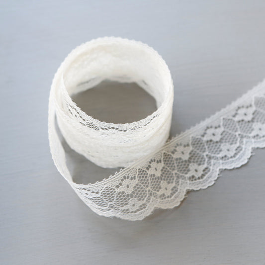 Light Ecru Scalloped Lace Trim 10 yards