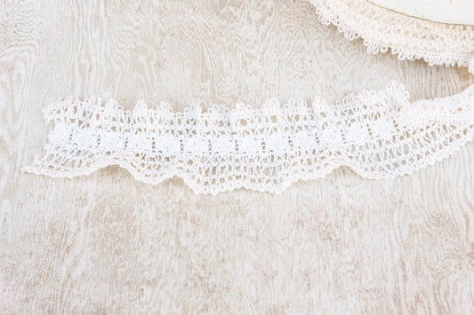 Off White Crochet Style Lace Elastic Lace Trim per 3 yards